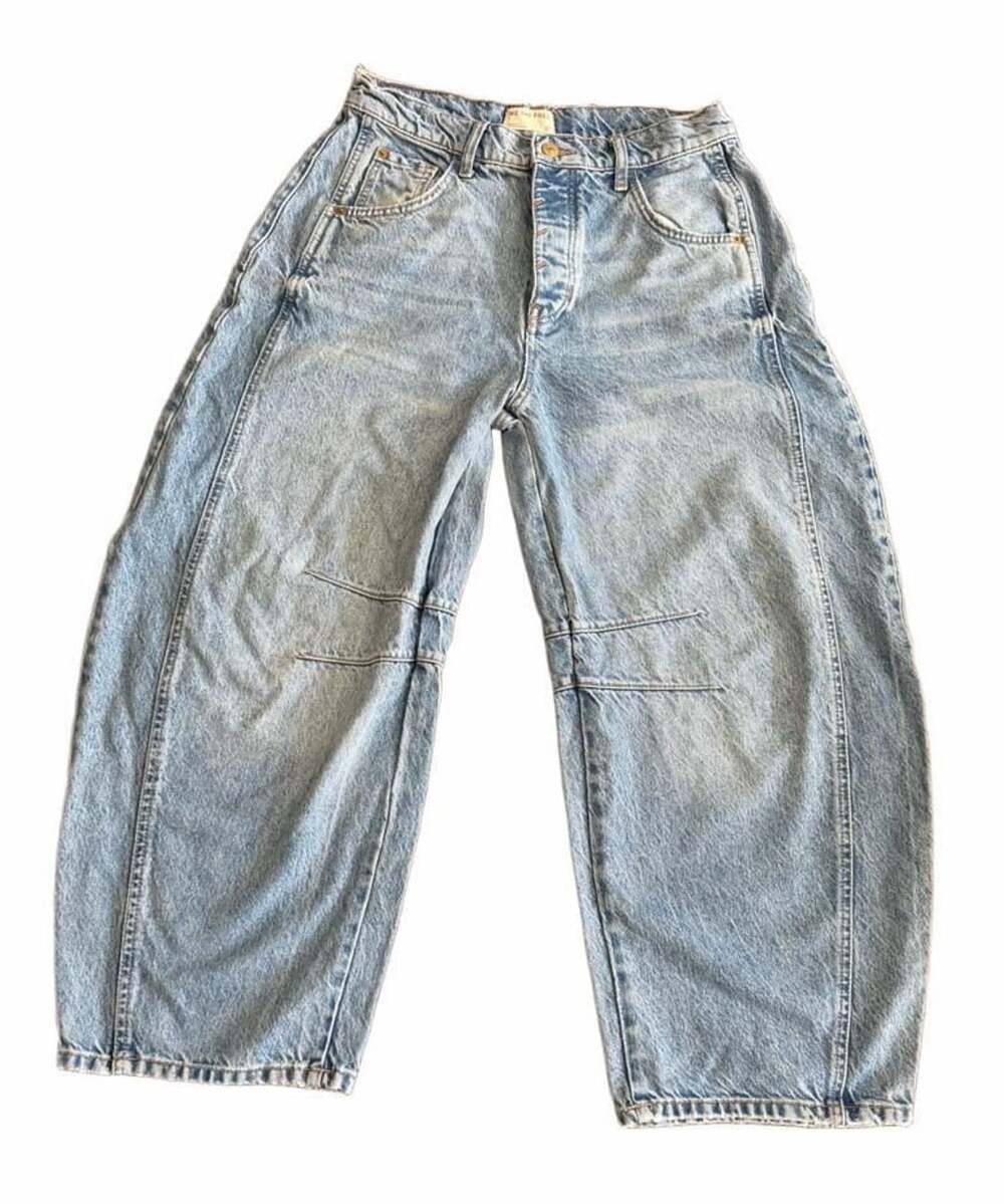 We The FREE Jeans Women barrel Blue Distress Stonewash jeans